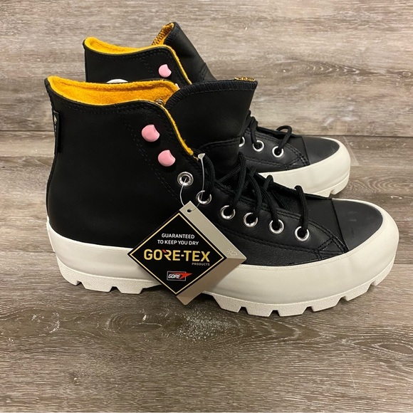 Converse | Chuck Taylor All Star Gore-Tex Waterproof Lugged High Top Sneakers 9 - Picture 5 of 14